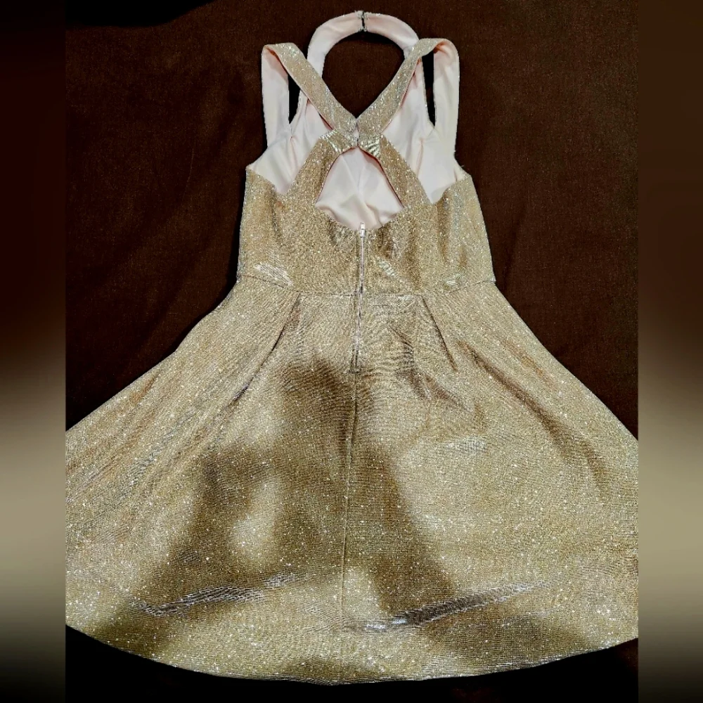 Gorgeous gold dress - Picture 2 of 2